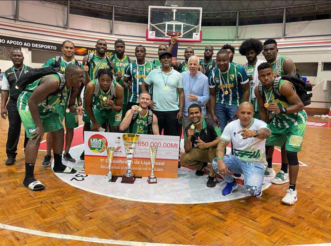 JORNAL DE DESPORTO: BASQUETEBOL»» Basquete de Santo André é campeão nacional